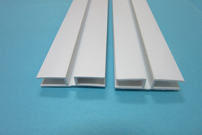 白色PVC软硬共挤异型材